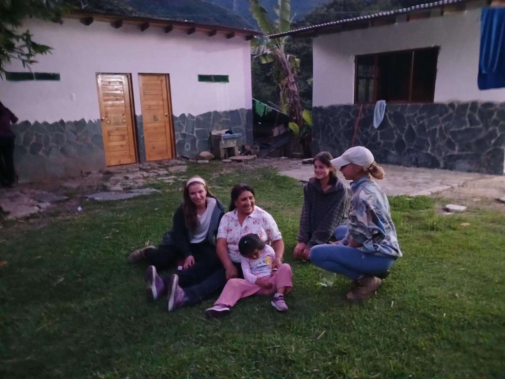 Lia B&B Lucmabamba Sahuayaco ภายนอก รูปภาพ